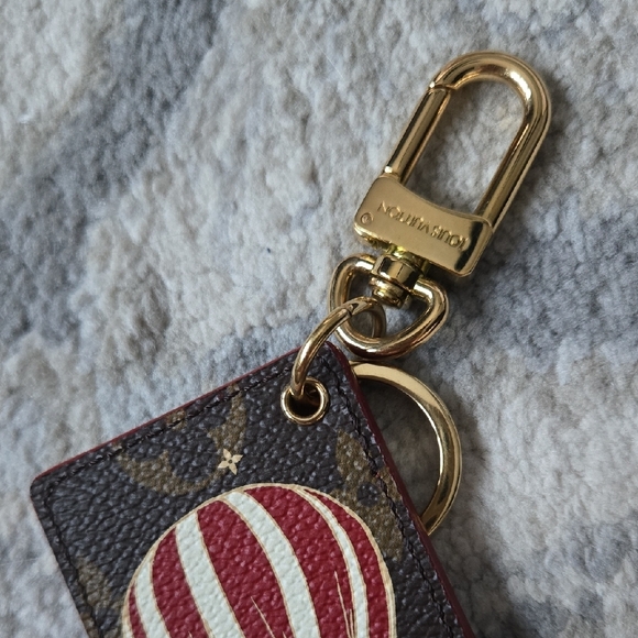 Louis Vuitton Red and White Balloon Keychain - Picture 3 of 4